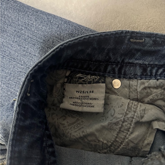 cute low rise flare jeans (silver brand) - Picture 4 of 7